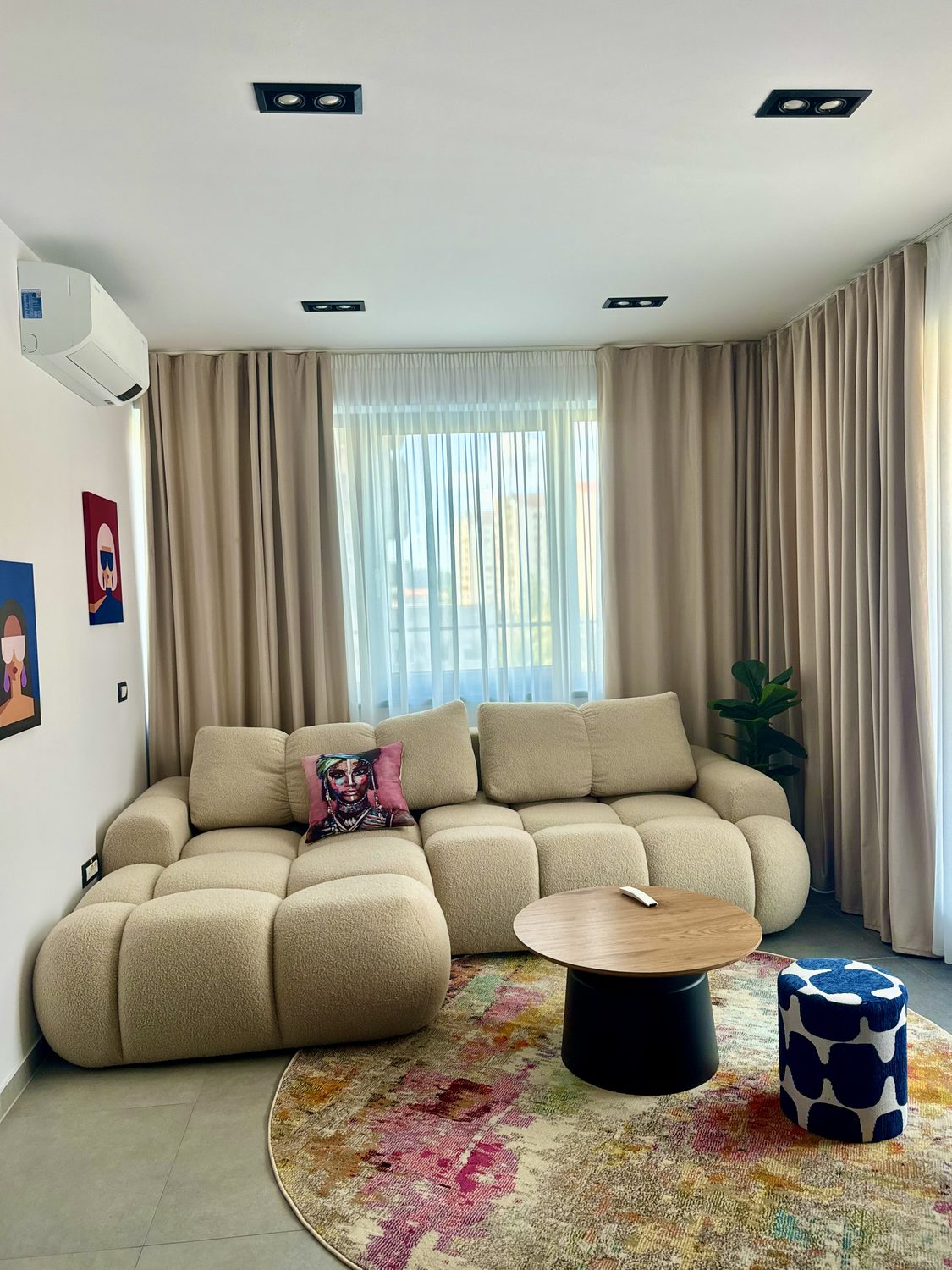 Boutique Central Suite 701 — imaginea 2